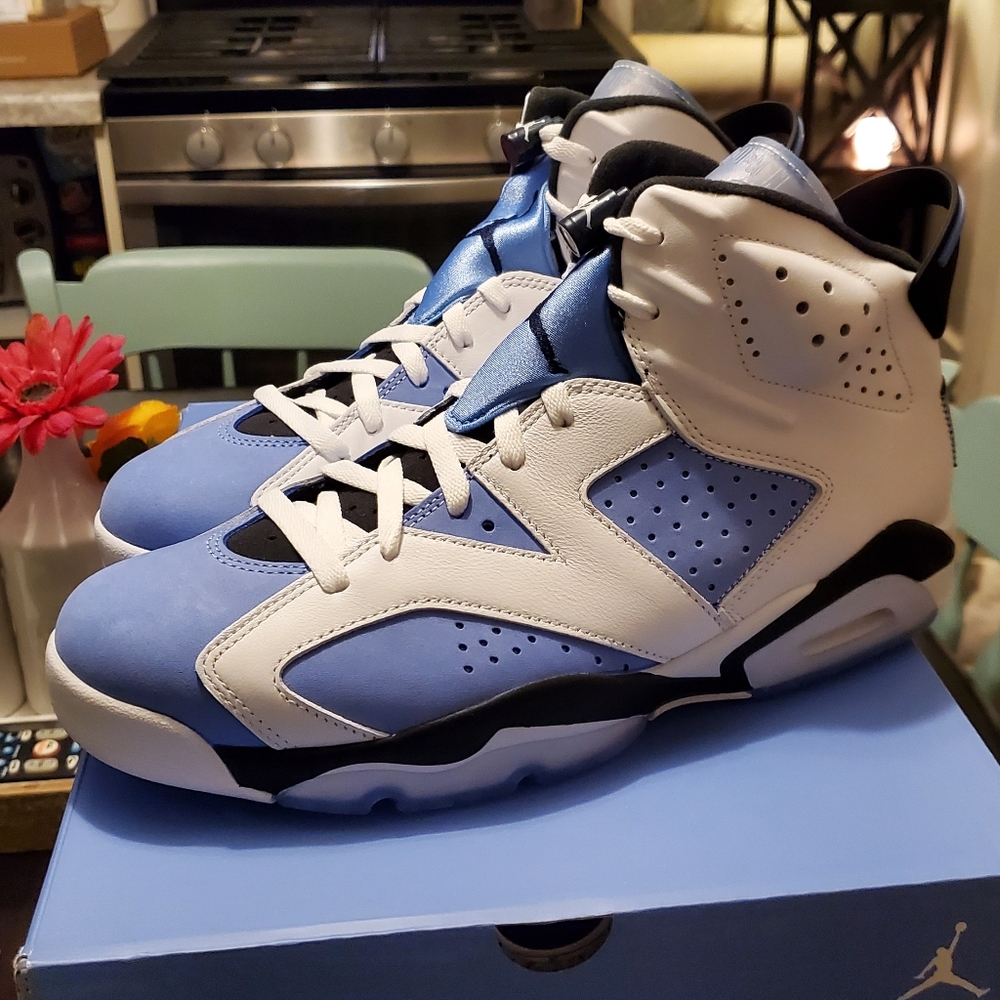 Jordan 6 UNC - Picture 2 of 5